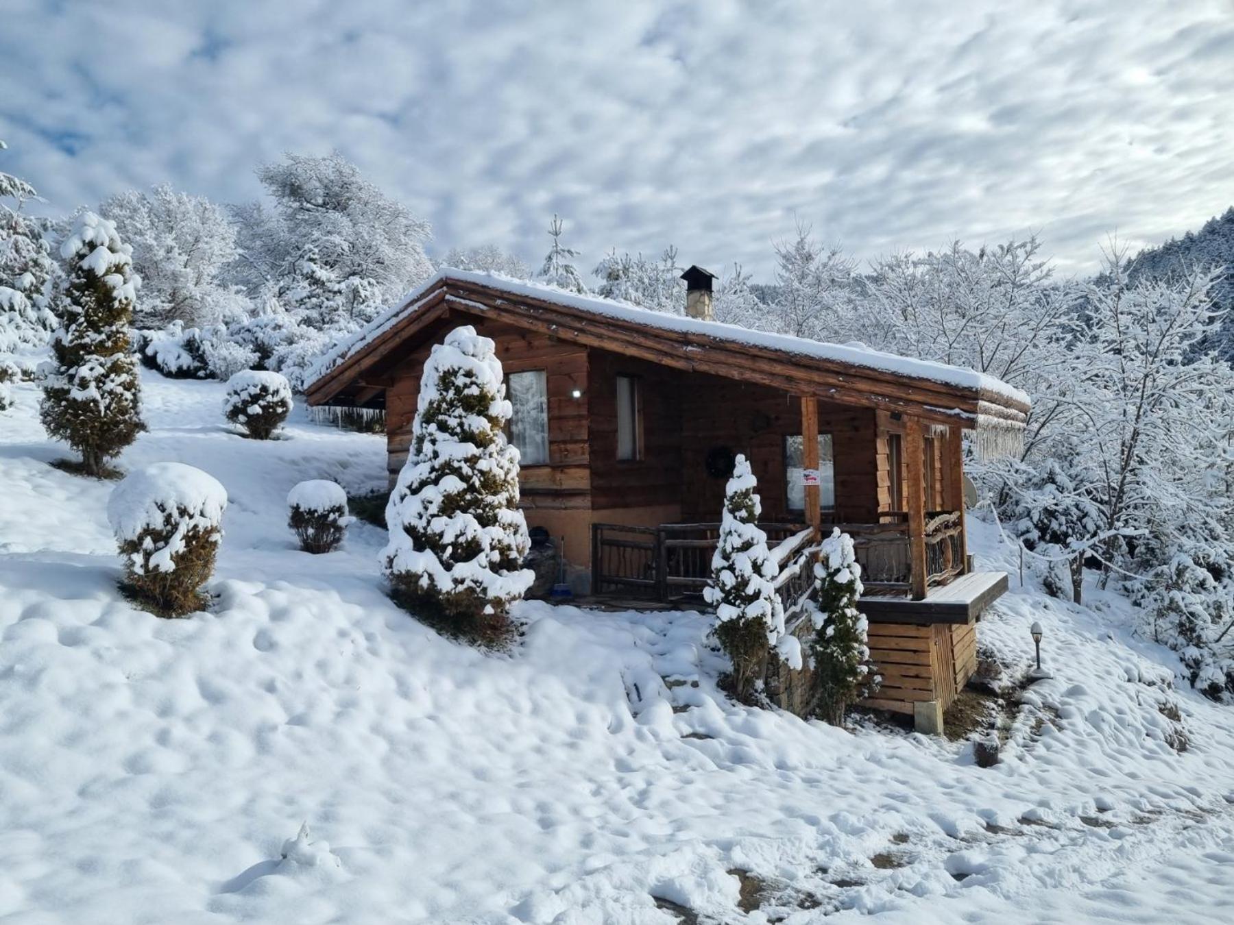 Панорама Хаус Лещен И Еко Къщи Дървена И Землянка Exteriér fotografie