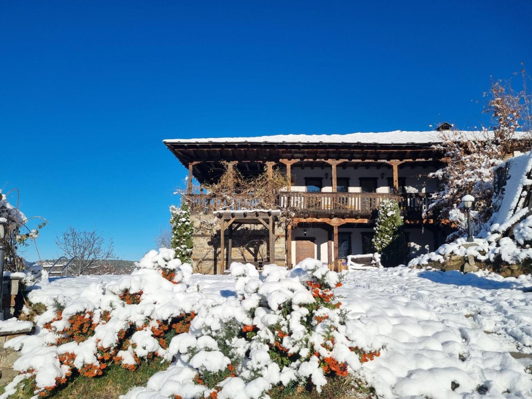 Панорама Хаус Лещен И Еко Къщи Дървена И Землянка Exteriér fotografie