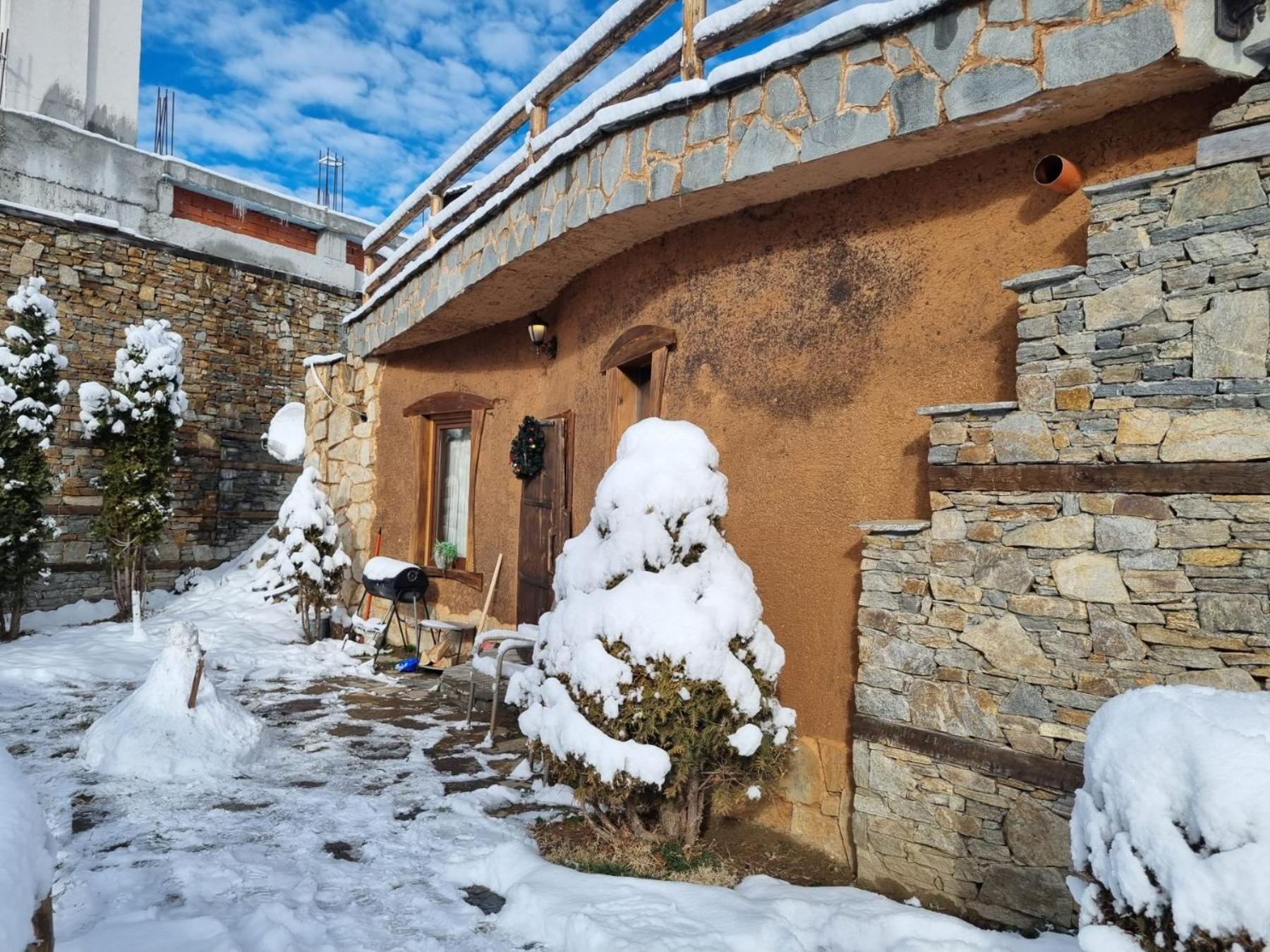Панорама Хаус Лещен И Еко Къщи Дървена И Землянка Exteriér fotografie