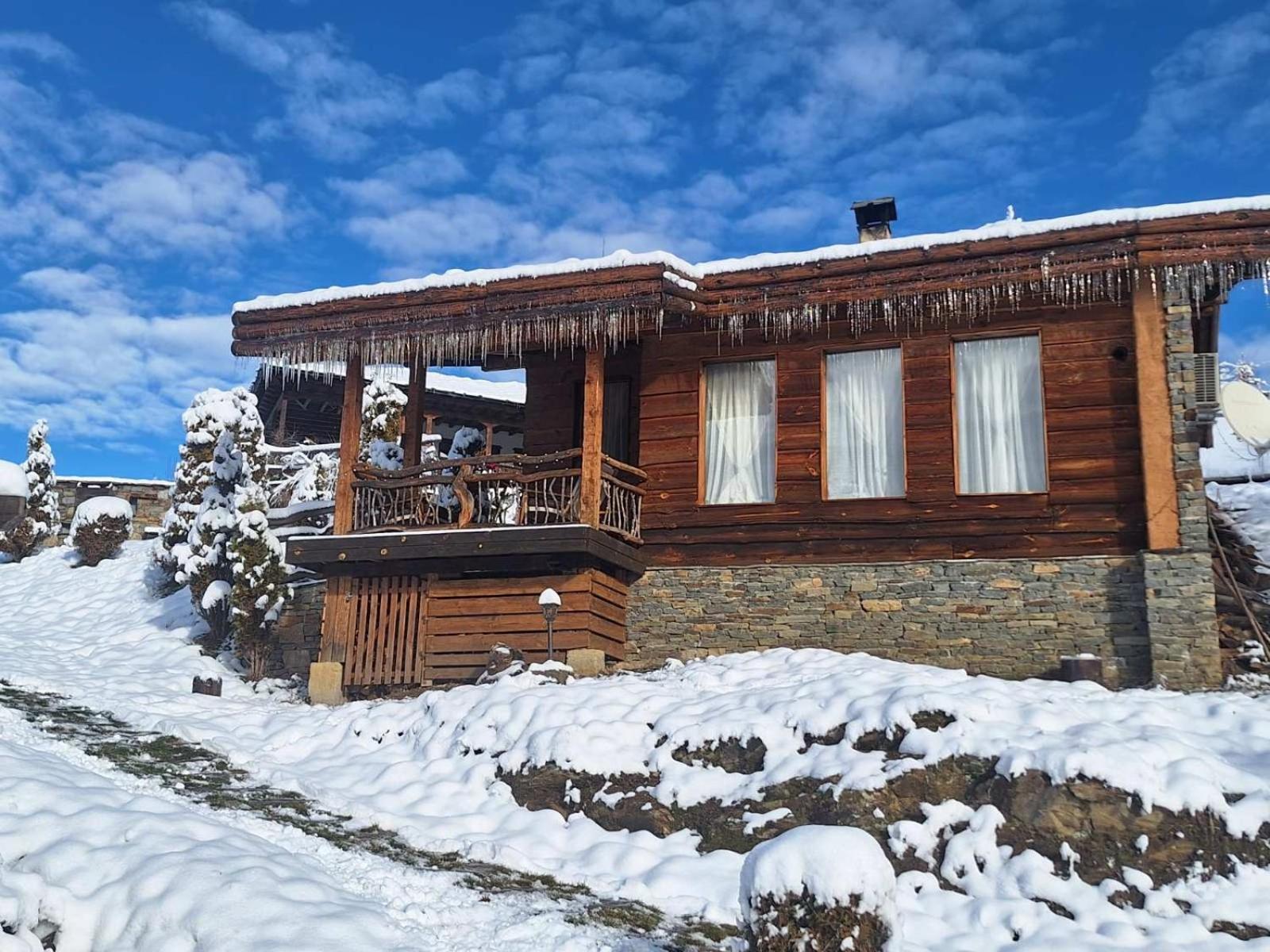 Панорама Хаус Лещен И Еко Къщи Дървена И Землянка Exteriér fotografie